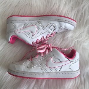 Girls Air Force 1 Nike’s